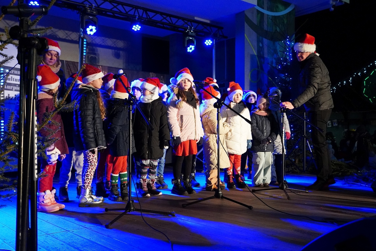 Jarmark Bożonarodzeniowy w Kadzidle [14.12.2024] - zdjęcie #20 - eOstroleka.pl
