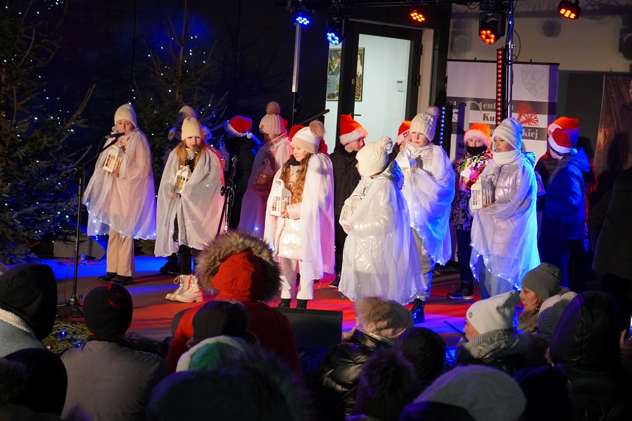 Jarmark Bożonarodzeniowy w Kadzidle [14.12.2024] - zdjęcie #11 - eOstroleka.pl