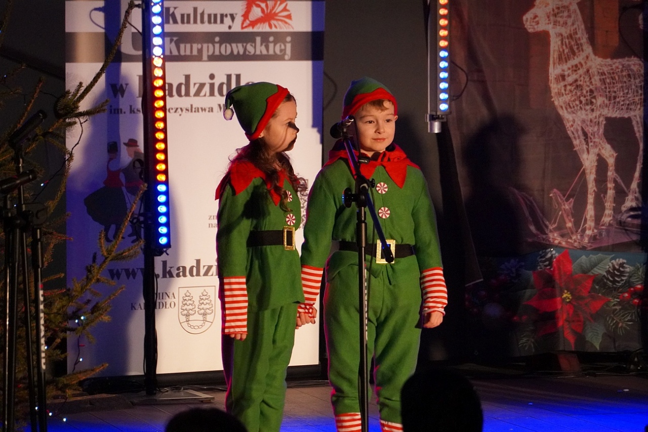 Jarmark Bożonarodzeniowy w Kadzidle [14.12.2024] - zdjęcie #5 - eOstroleka.pl