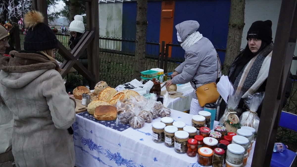 Jarmark Bożonarodzeniowy w Kadzidle [14.12.2024] - zdjęcie #141 - eOstroleka.pl