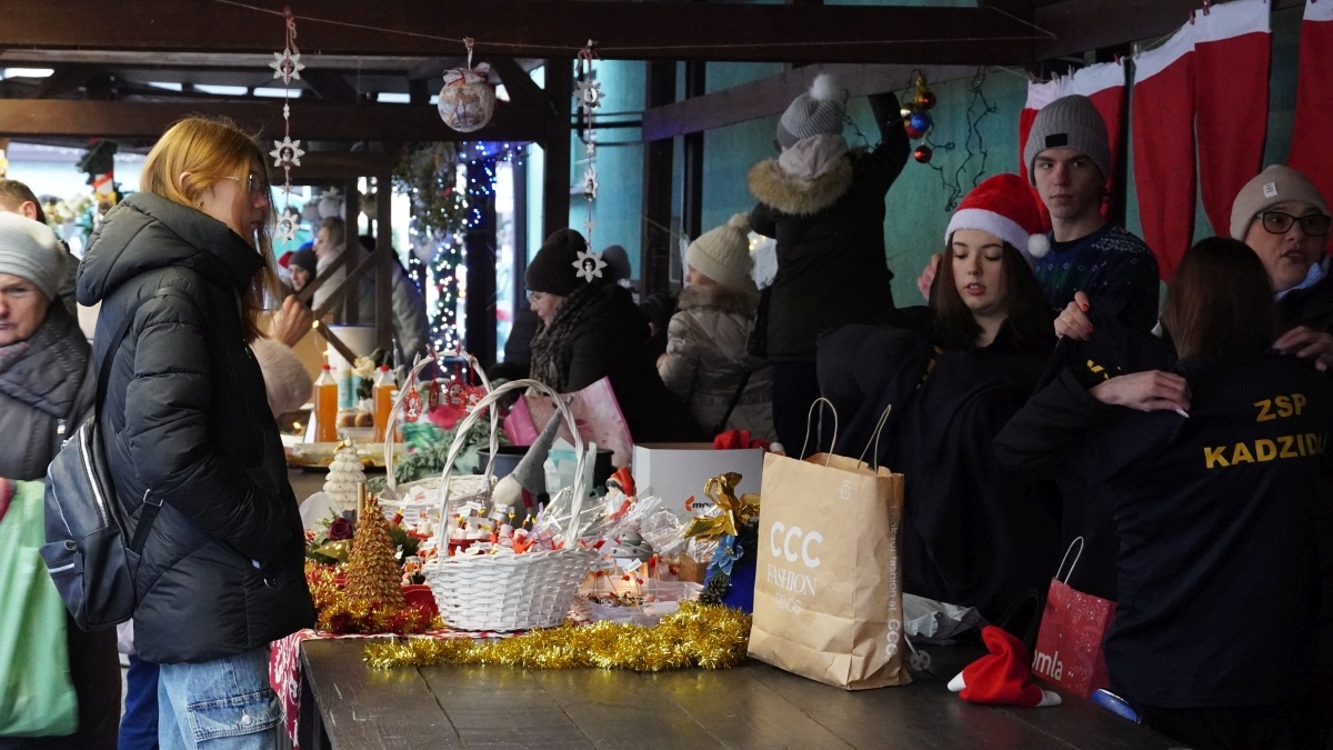 Jarmark Bożonarodzeniowy w Kadzidle [14.12.2024] - zdjęcie #103 - eOstroleka.pl