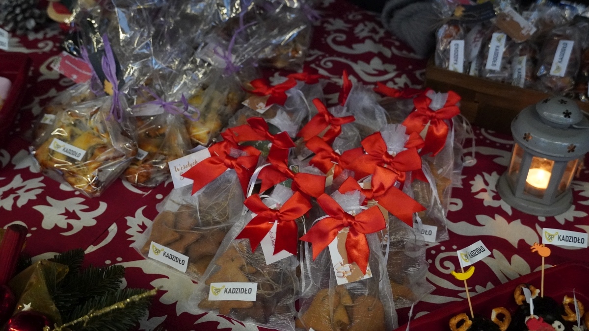 Jarmark Bożonarodzeniowy w Kadzidle [14.12.2024] - zdjęcie #101 - eOstroleka.pl