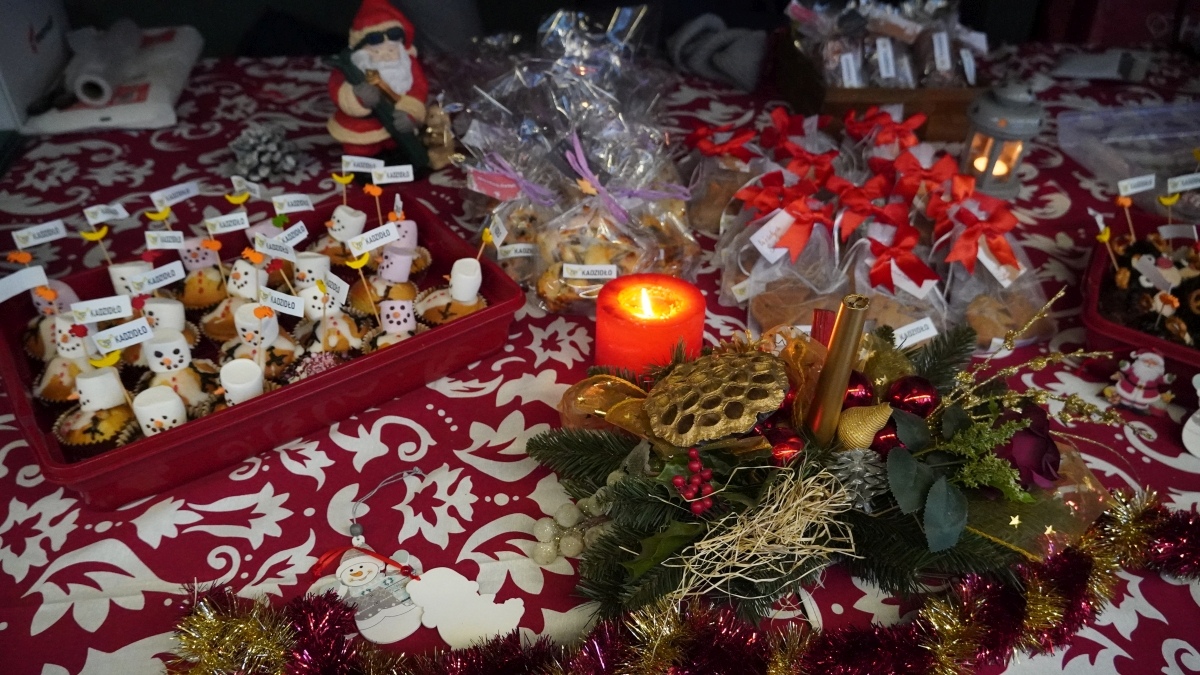 Jarmark Bożonarodzeniowy w Kadzidle [14.12.2024] - zdjęcie #99 - eOstroleka.pl