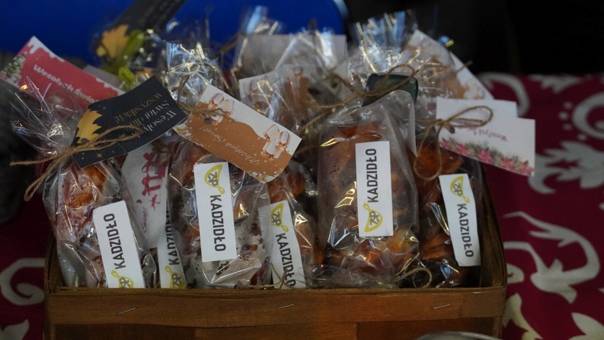 Jarmark Bożonarodzeniowy w Kadzidle [14.12.2024] - zdjęcie #98 - eOstroleka.pl