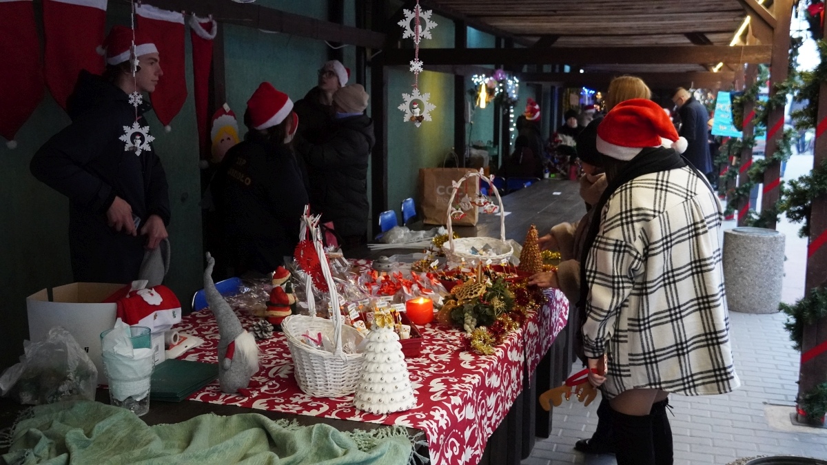 Jarmark Bożonarodzeniowy w Kadzidle [14.12.2024] - zdjęcie #85 - eOstroleka.pl