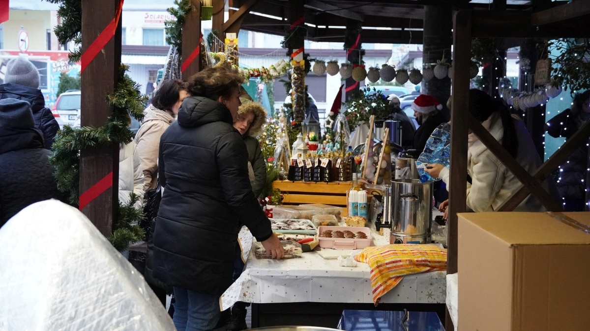 Jarmark Bożonarodzeniowy w Kadzidle [14.12.2024] - zdjęcie #84 - eOstroleka.pl