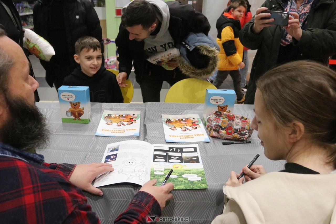Promocja komiksu z Misiem Bursztynkiem [14.12.2024] - zdjęcie #13 - eOstroleka.pl