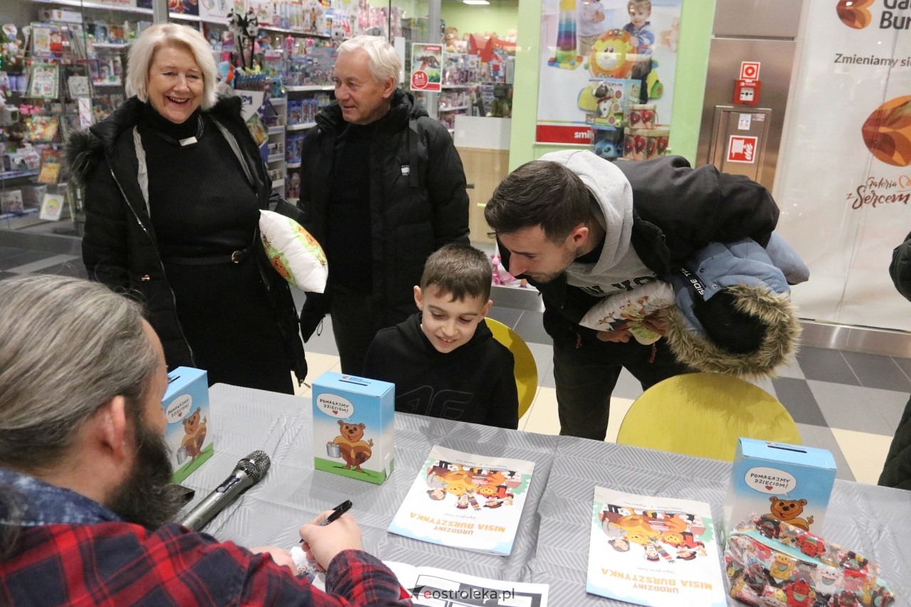 Promocja komiksu z Misiem Bursztynkiem [14.12.2024] - zdjęcie #11 - eOstroleka.pl