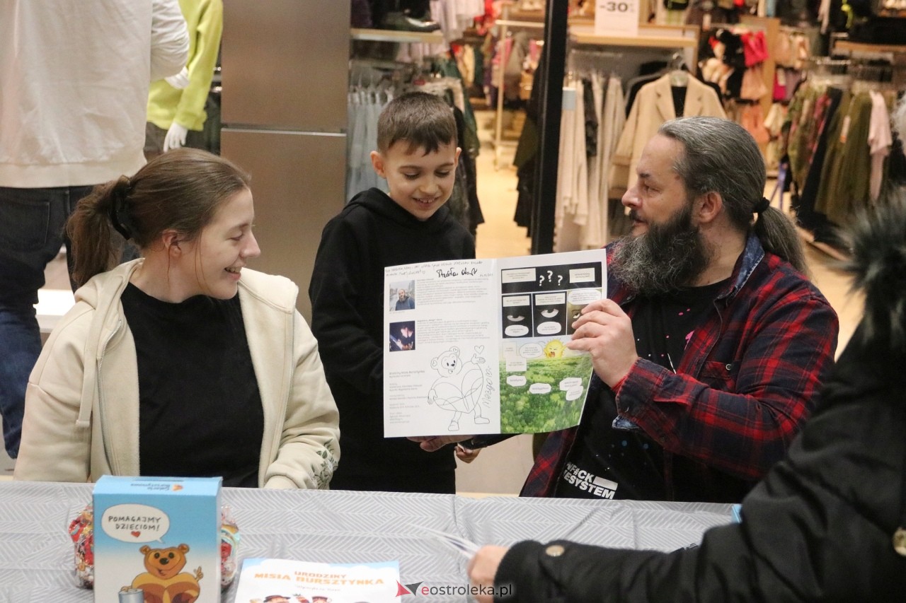 Promocja komiksu z Misiem Bursztynkiem [14.12.2024] - zdjęcie #8 - eOstroleka.pl