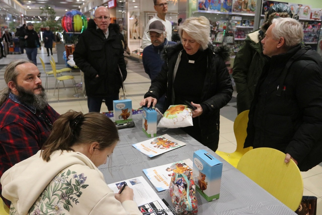 Promocja komiksu z Misiem Bursztynkiem [14.12.2024] - zdjęcie #6 - eOstroleka.pl