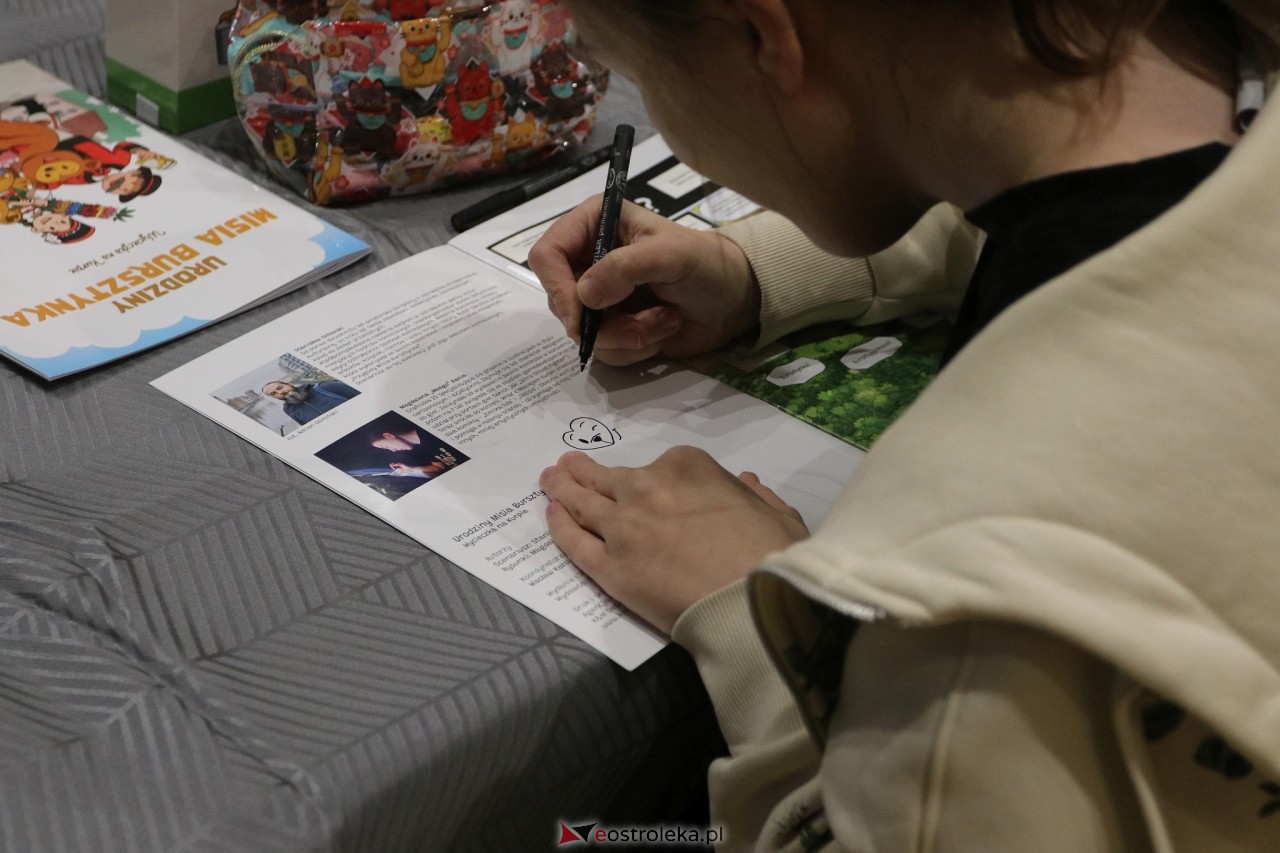 Promocja komiksu z Misiem Bursztynkiem [14.12.2024] - zdjęcie #5 - eOstroleka.pl