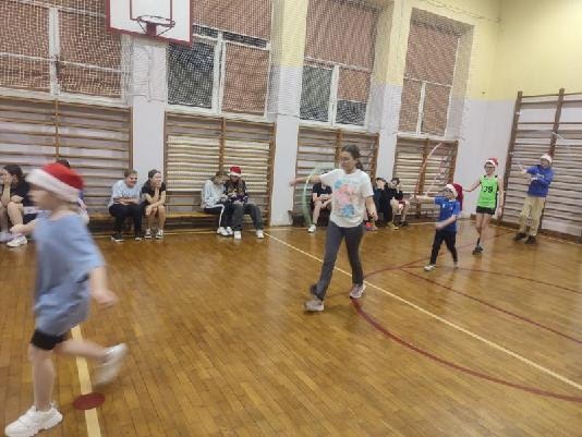 Mikołajki na sportowo z UKS Clan Ostrołęka 2024 - zdjęcie #10 - eOstroleka.pl