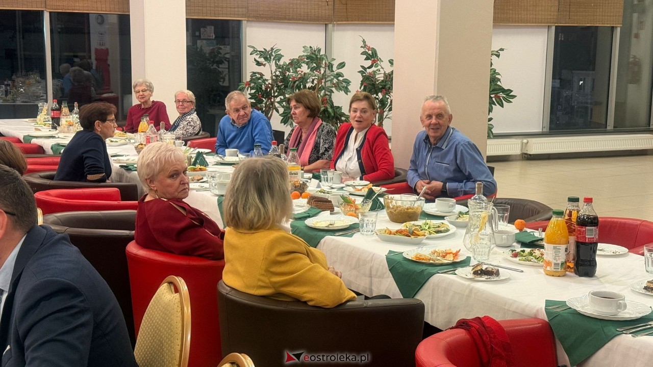 Wigilia dla seniorów (14.12.2024) - zdjęcie #13 - eOstroleka.pl