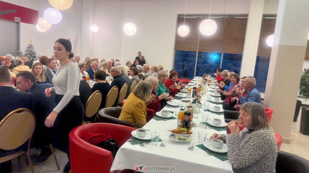 Wigilia dla seniorów (14.12.2024) - zdjęcie #10 - eOstroleka.pl