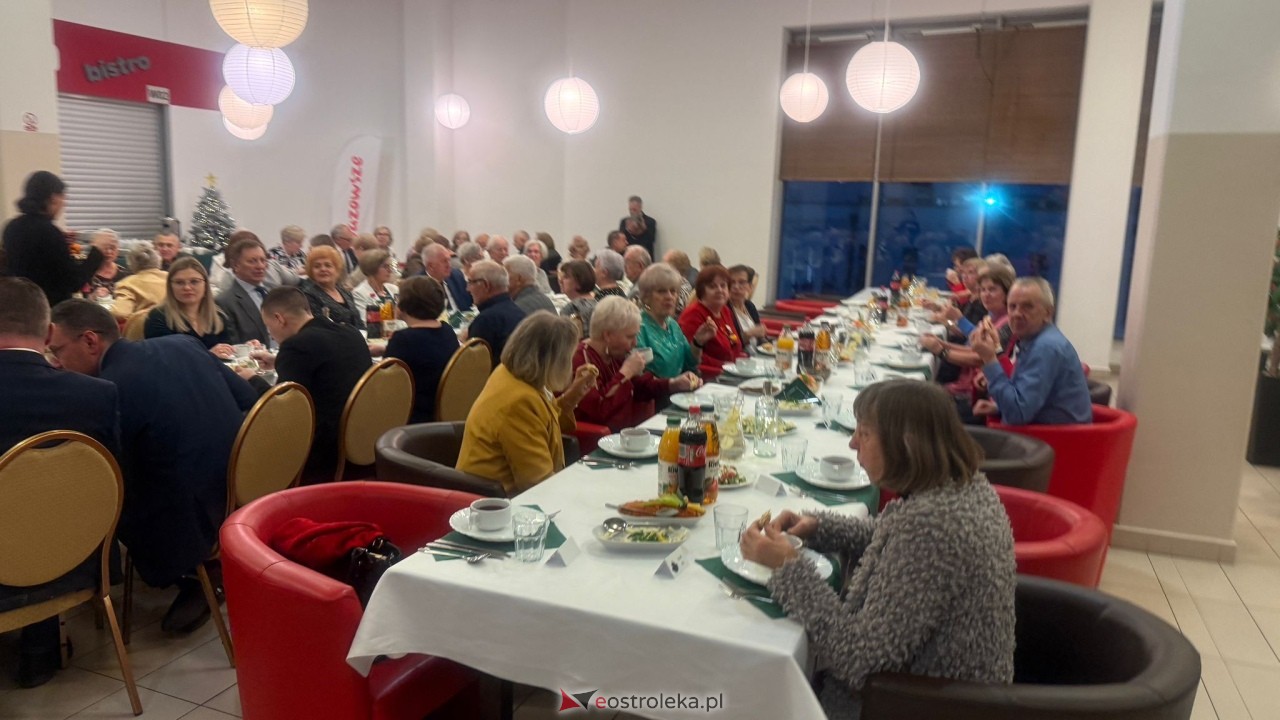 Wigilia dla seniorów (14.12.2024) - zdjęcie #11 - eOstroleka.pl