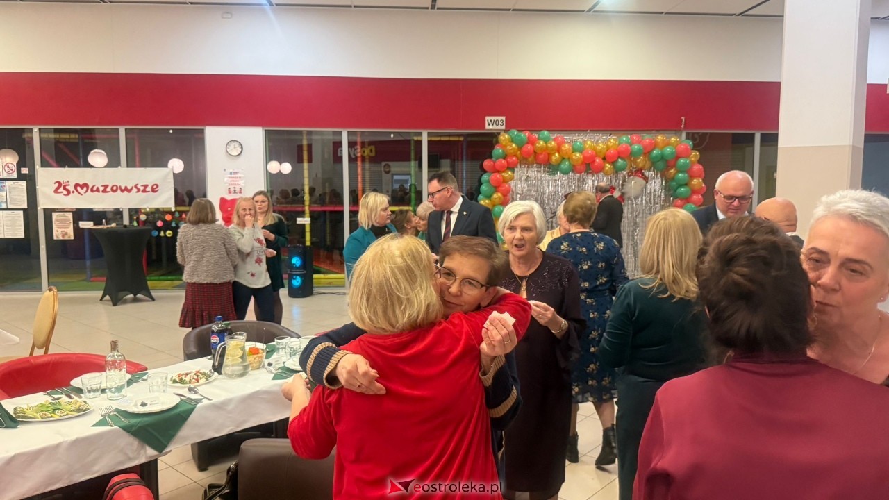 Wigilia dla seniorów (14.12.2024) - zdjęcie #20 - eOstroleka.pl