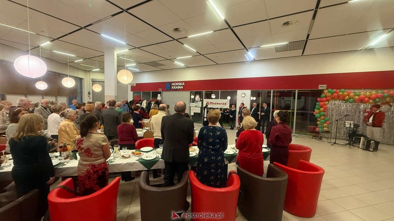 Wigilia dla seniorów (14.12.2024) - zdjęcie #39 - eOstroleka.pl
