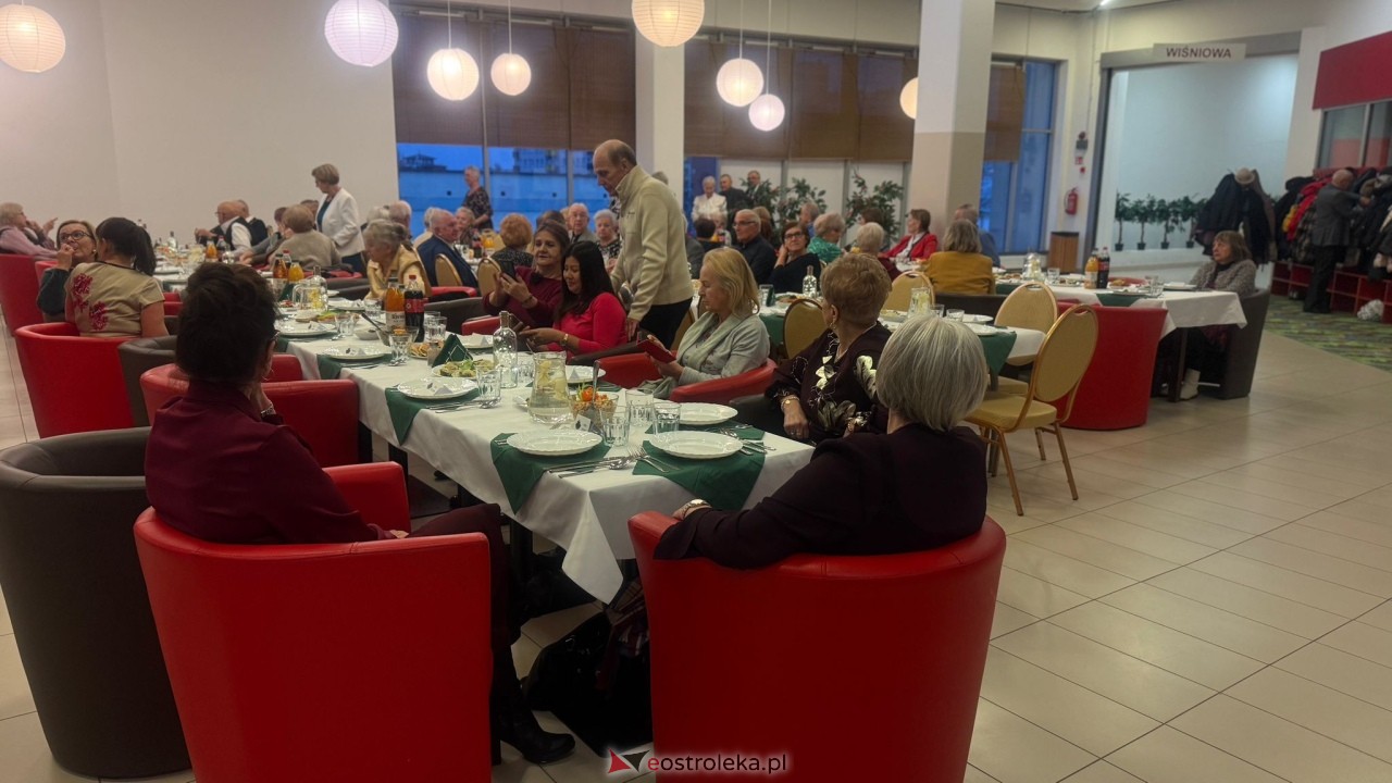 Wigilia dla seniorów (14.12.2024) - zdjęcie #49 - eOstroleka.pl
