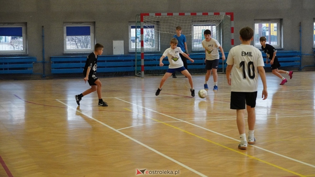 Mistrzostwa Ostrołęki w halowej piłce nożnej [15.12.2024] - zdjęcie #132 - eOstroleka.pl