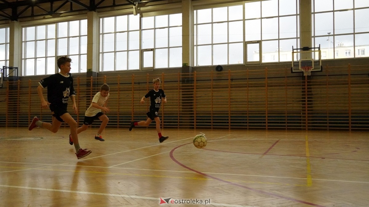 Mistrzostwa Ostrołęki w halowej piłce nożnej [15.12.2024] - zdjęcie #128 - eOstroleka.pl