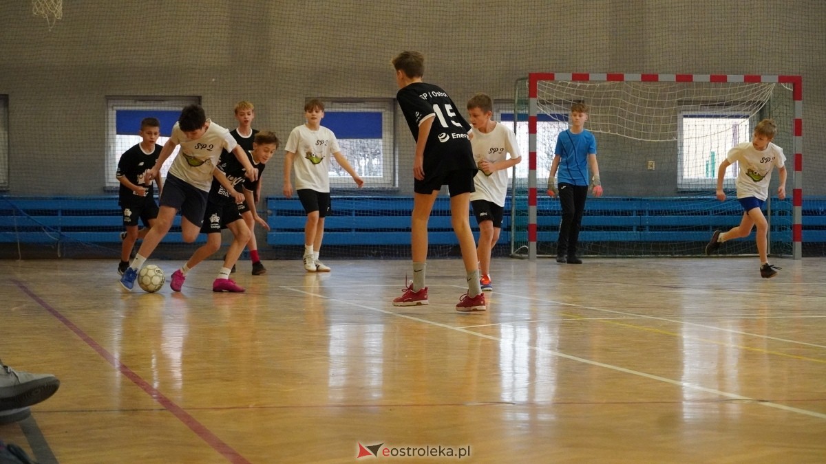Mistrzostwa Ostrołęki w halowej piłce nożnej [15.12.2024] - zdjęcie #115 - eOstroleka.pl