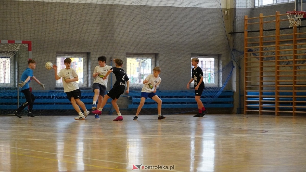 Mistrzostwa Ostrołęki w halowej piłce nożnej [15.12.2024] - zdjęcie #109 - eOstroleka.pl
