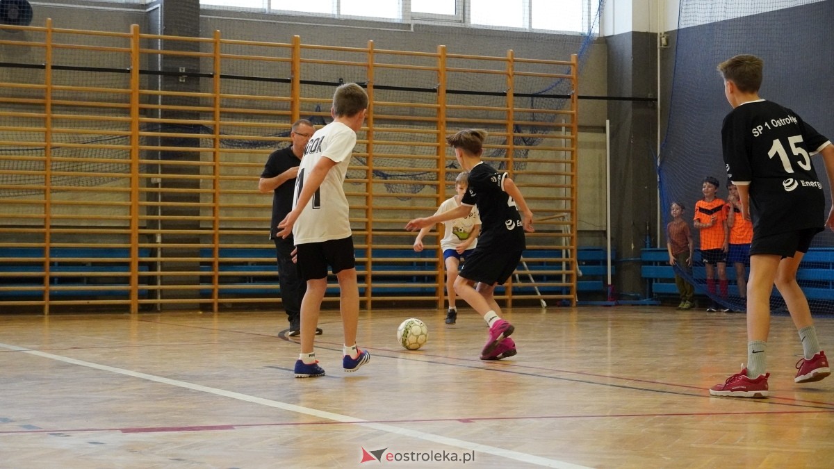 Mistrzostwa Ostrołęki w halowej piłce nożnej [15.12.2024] - zdjęcie #102 - eOstroleka.pl