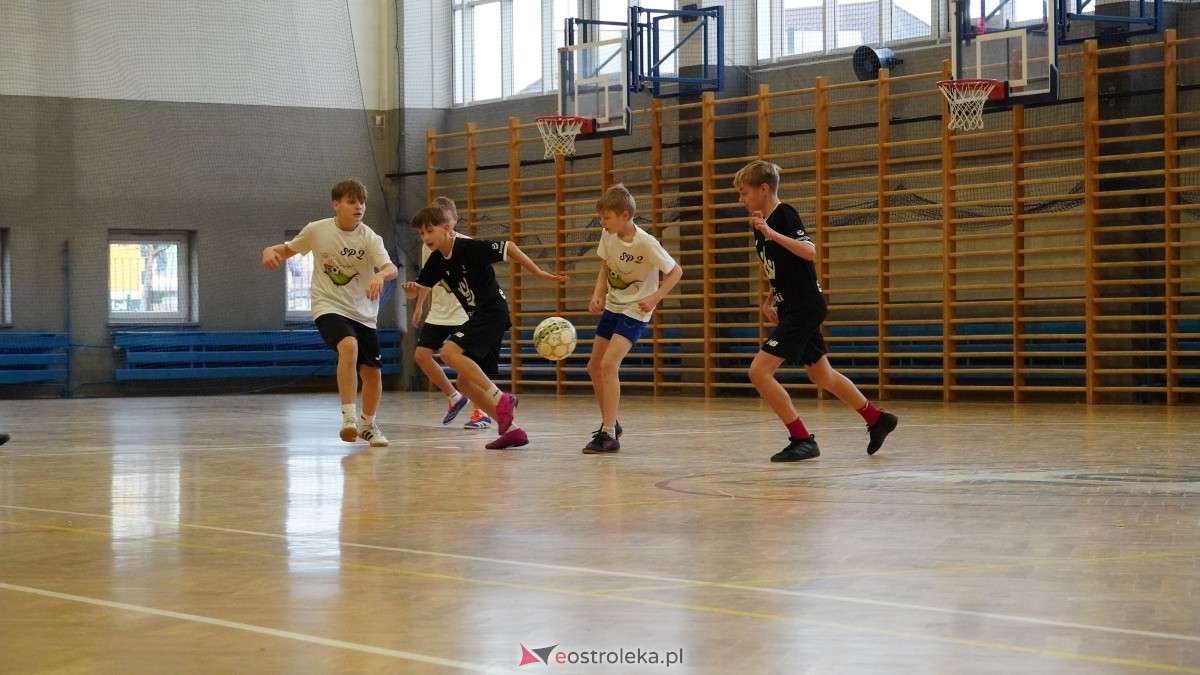 Mistrzostwa Ostrołęki w halowej piłce nożnej [15.12.2024] - zdjęcie #100 - eOstroleka.pl