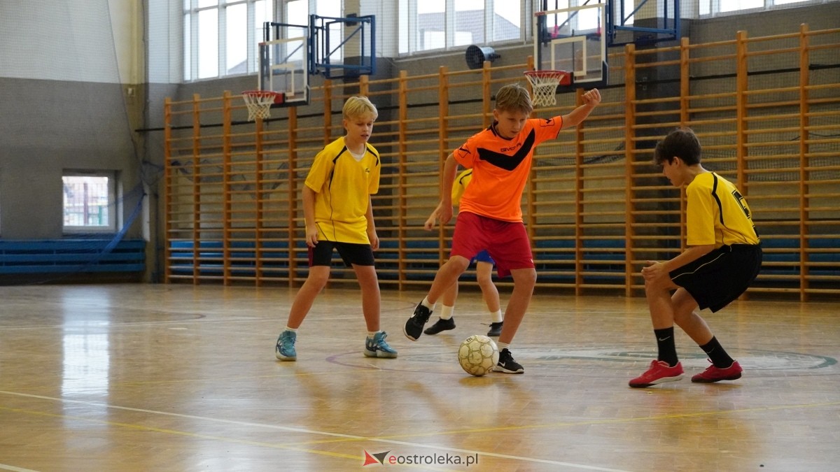 Mistrzostwa Ostrołęki w halowej piłce nożnej [15.12.2024] - zdjęcie #99 - eOstroleka.pl