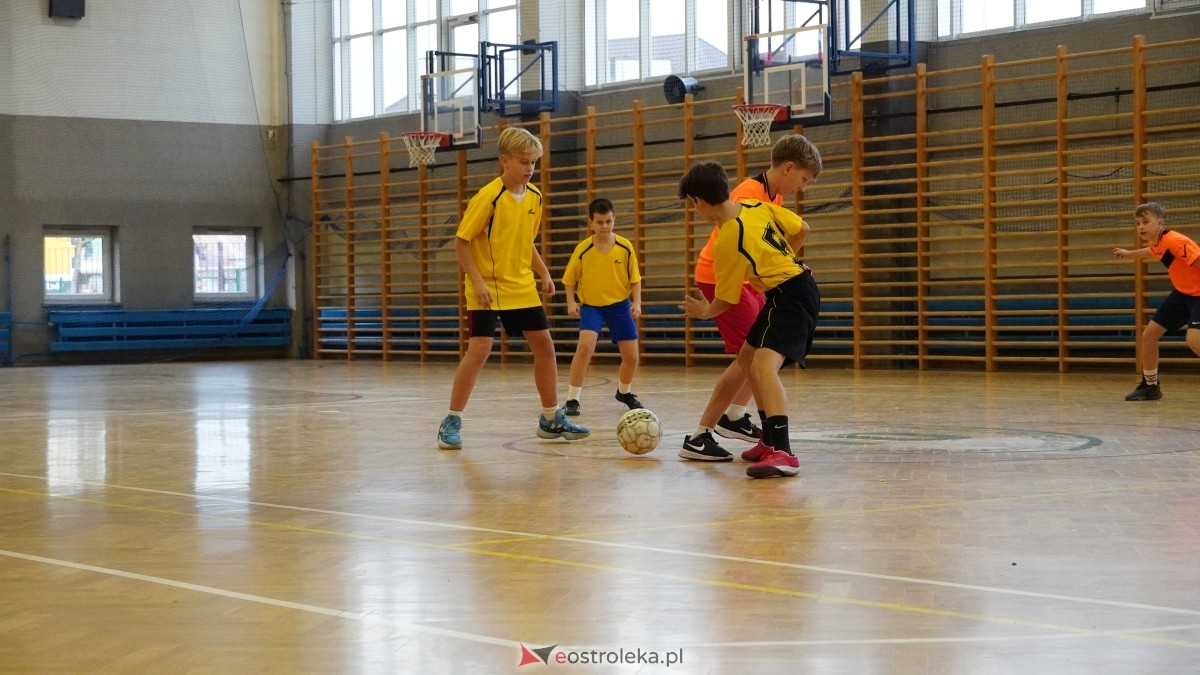 Mistrzostwa Ostrołęki w halowej piłce nożnej [15.12.2024] - zdjęcie #98 - eOstroleka.pl
