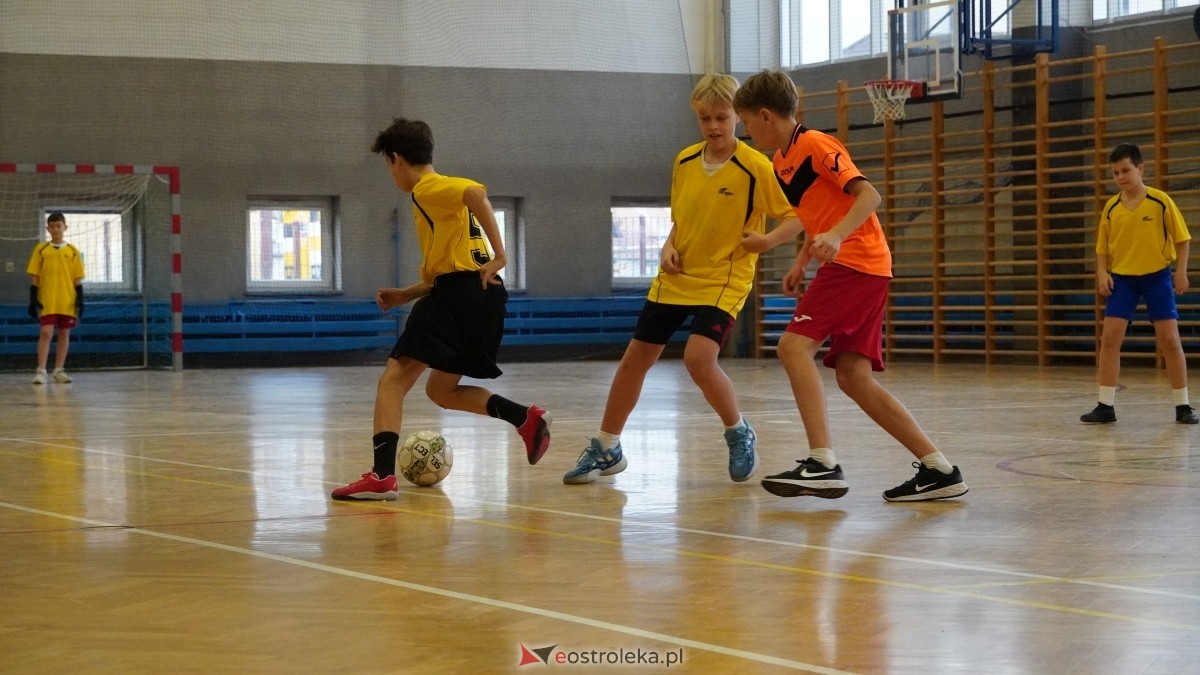 Mistrzostwa Ostrołęki w halowej piłce nożnej [15.12.2024] - zdjęcie #97 - eOstroleka.pl