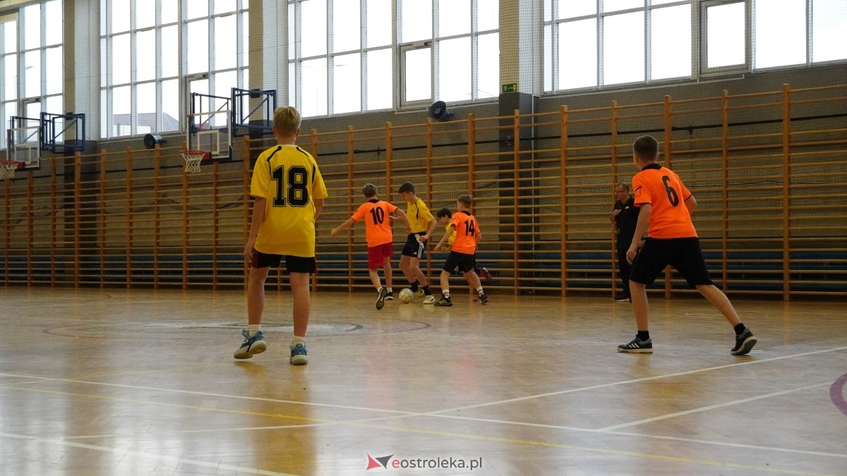 Mistrzostwa Ostrołęki w halowej piłce nożnej [15.12.2024] - zdjęcie #96 - eOstroleka.pl