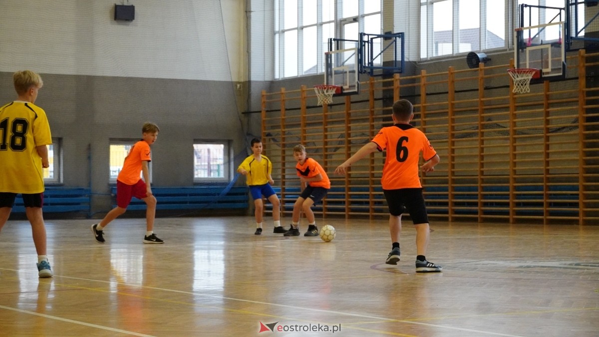 Mistrzostwa Ostrołęki w halowej piłce nożnej [15.12.2024] - zdjęcie #94 - eOstroleka.pl