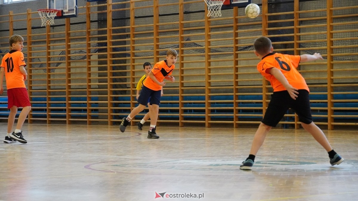 Mistrzostwa Ostrołęki w halowej piłce nożnej [15.12.2024] - zdjęcie #92 - eOstroleka.pl