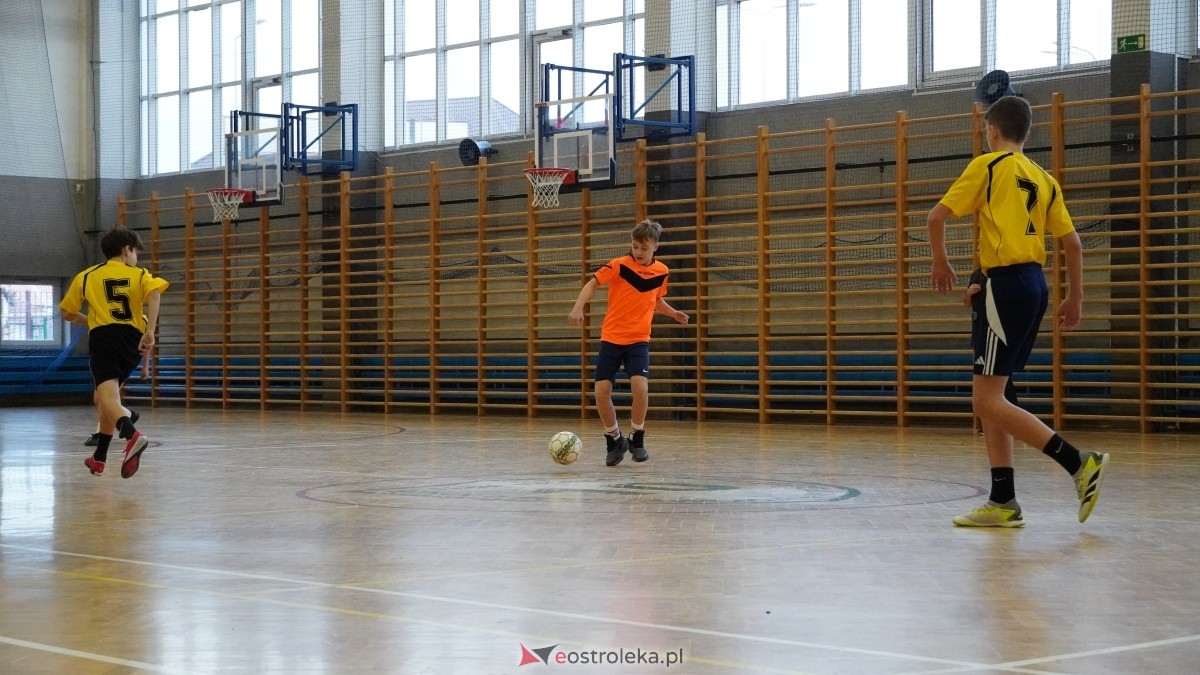 Mistrzostwa Ostrołęki w halowej piłce nożnej [15.12.2024] - zdjęcie #91 - eOstroleka.pl