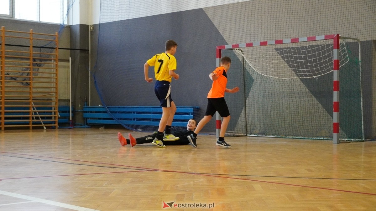Mistrzostwa Ostrołęki w halowej piłce nożnej [15.12.2024] - zdjęcie #90 - eOstroleka.pl