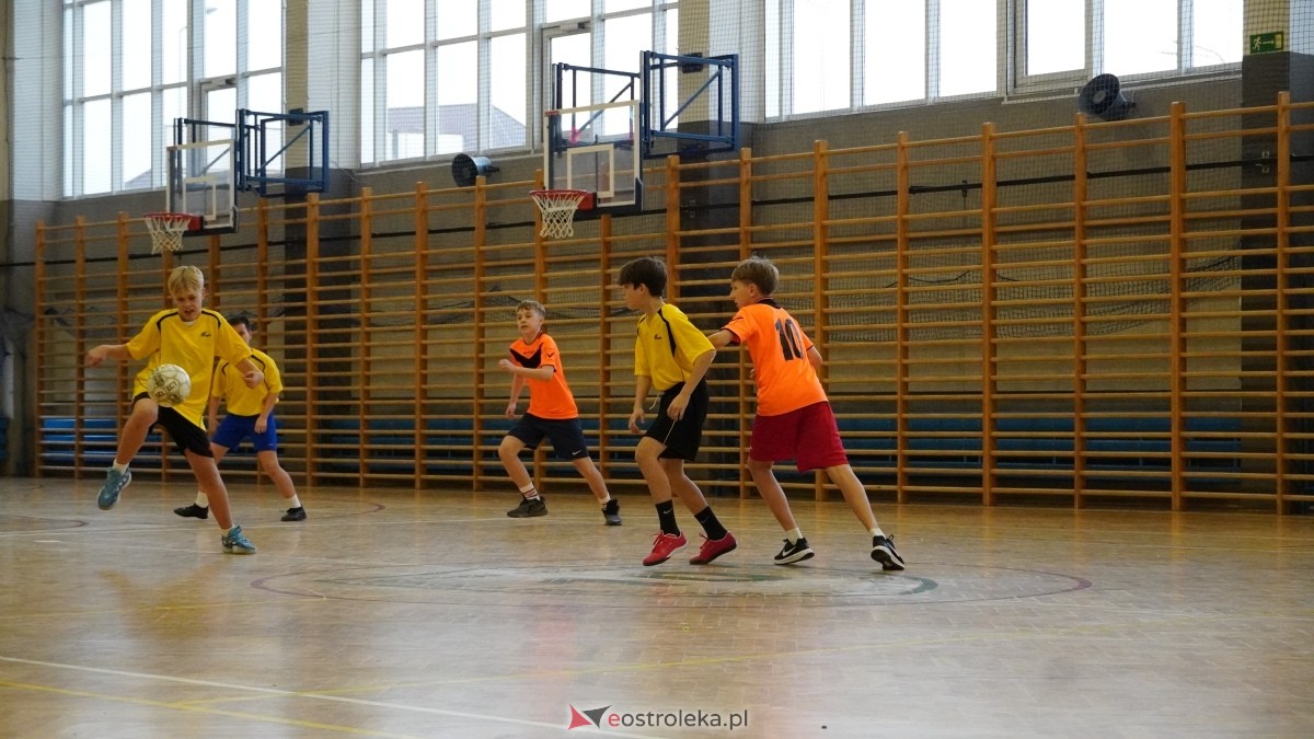Mistrzostwa Ostrołęki w halowej piłce nożnej [15.12.2024] - zdjęcie #89 - eOstroleka.pl