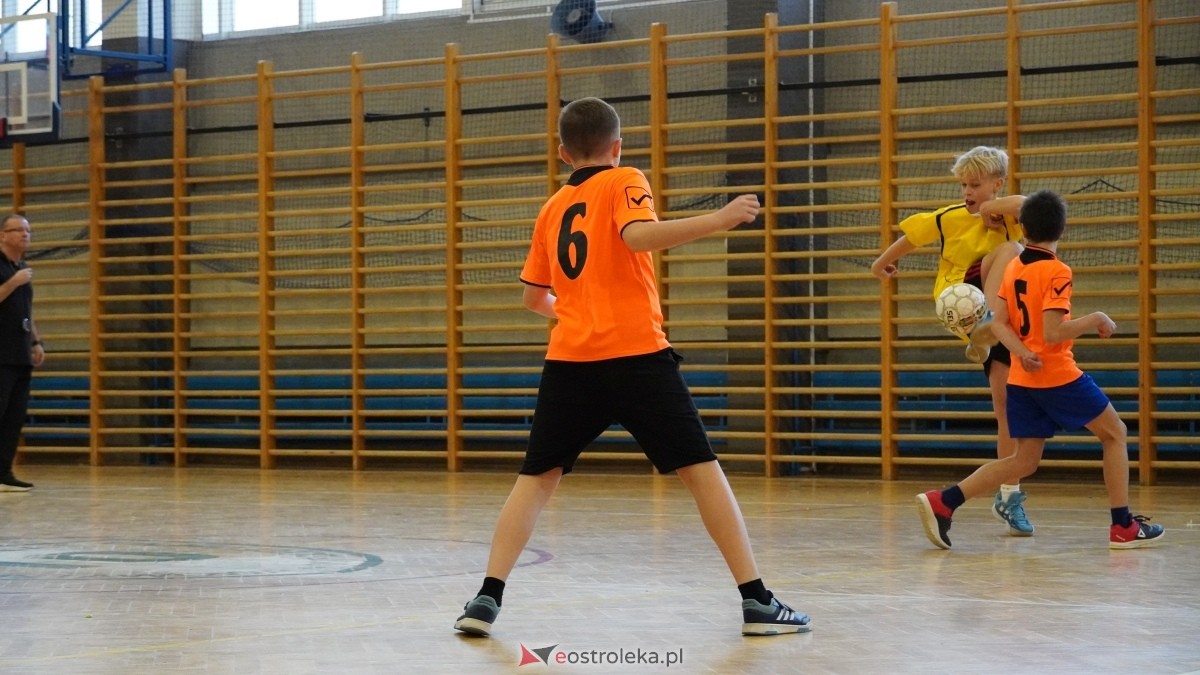 Mistrzostwa Ostrołęki w halowej piłce nożnej [15.12.2024] - zdjęcie #82 - eOstroleka.pl