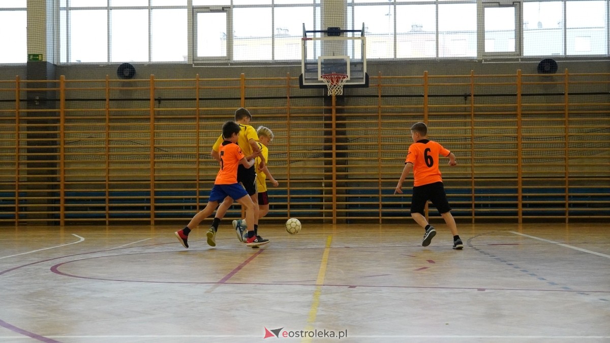 Mistrzostwa Ostrołęki w halowej piłce nożnej [15.12.2024] - zdjęcie #79 - eOstroleka.pl