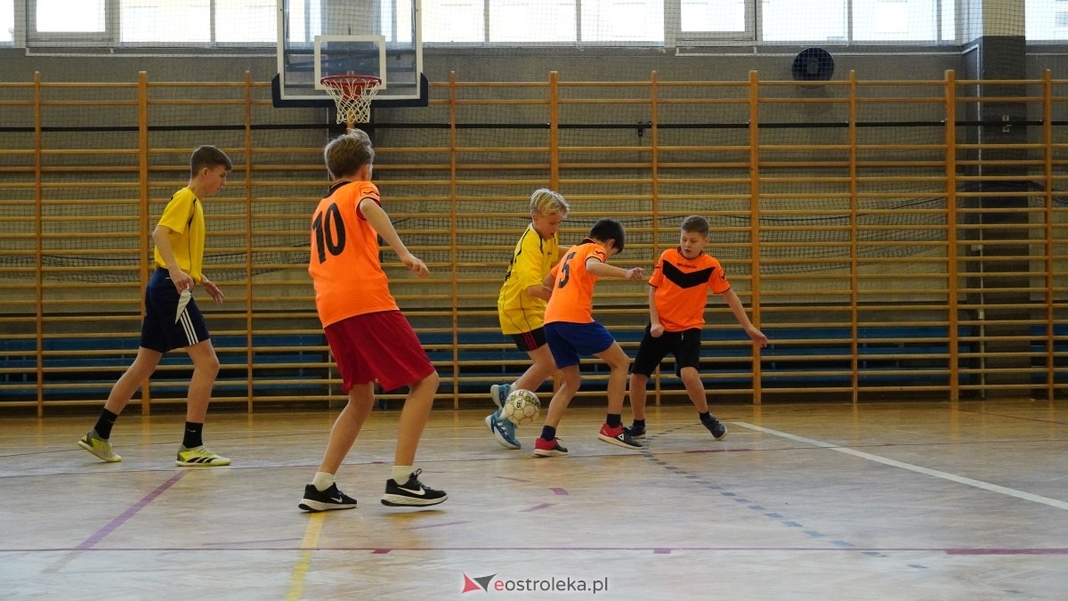 Mistrzostwa Ostrołęki w halowej piłce nożnej [15.12.2024] - zdjęcie #78 - eOstroleka.pl