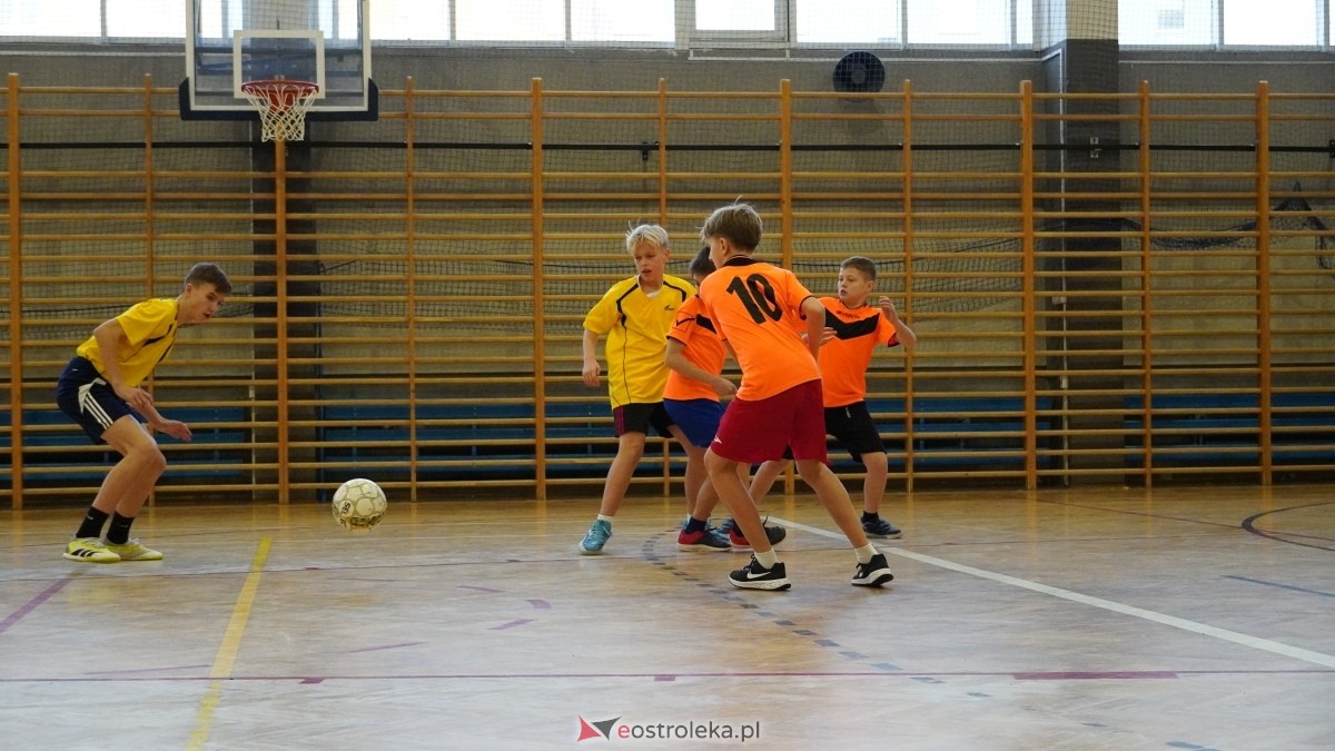 Mistrzostwa Ostrołęki w halowej piłce nożnej [15.12.2024] - zdjęcie #77 - eOstroleka.pl