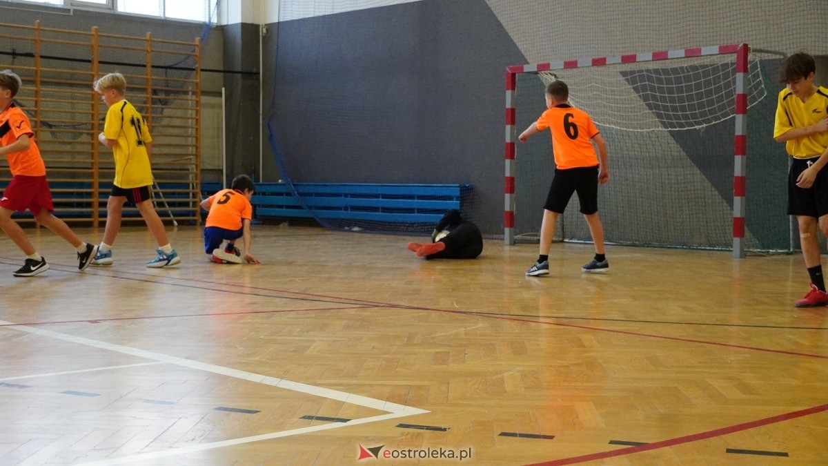 Mistrzostwa Ostrołęki w halowej piłce nożnej [15.12.2024] - zdjęcie #73 - eOstroleka.pl