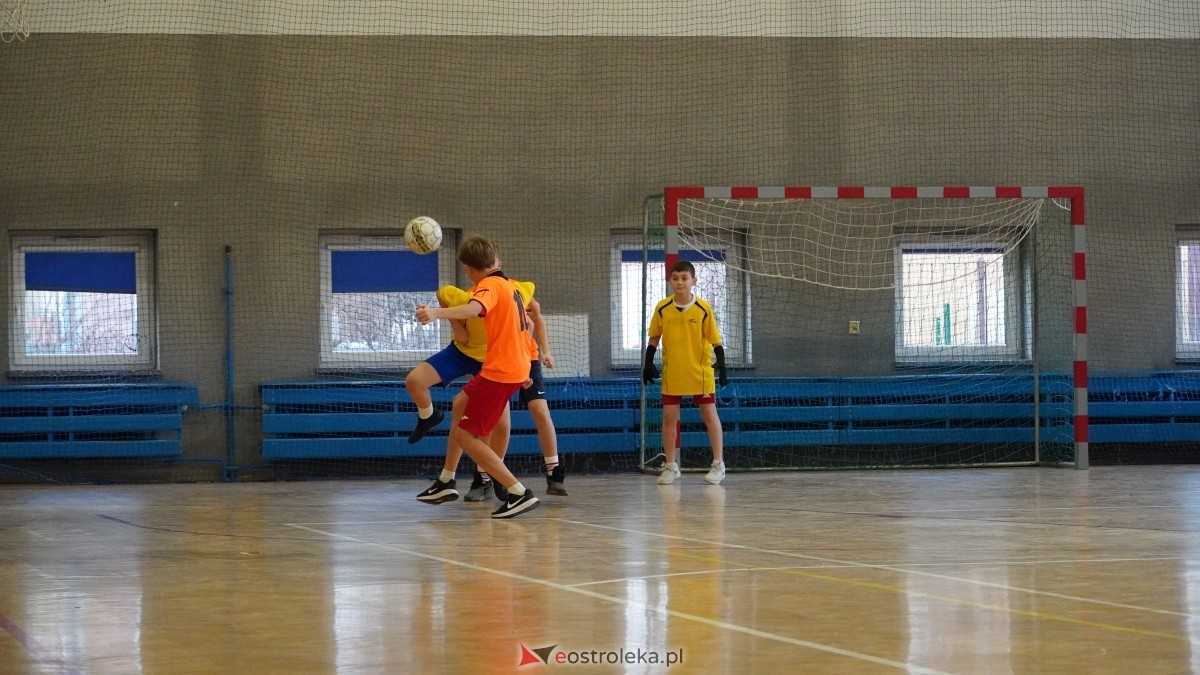 Mistrzostwa Ostrołęki w halowej piłce nożnej [15.12.2024] - zdjęcie #72 - eOstroleka.pl