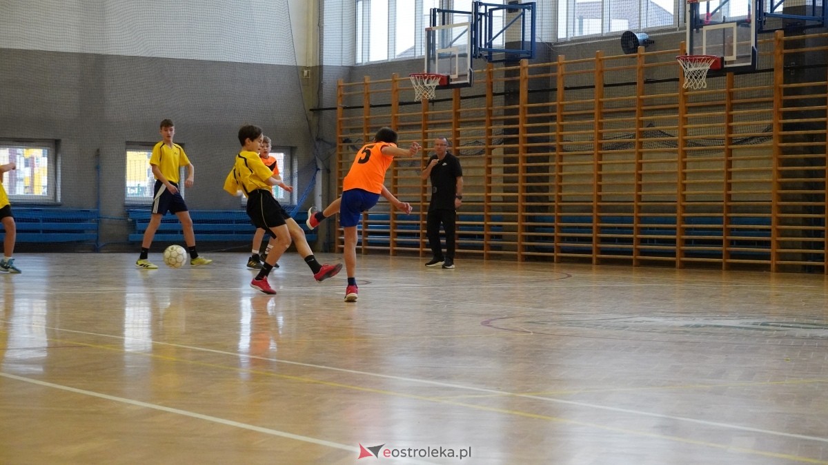 Mistrzostwa Ostrołęki w halowej piłce nożnej [15.12.2024] - zdjęcie #69 - eOstroleka.pl