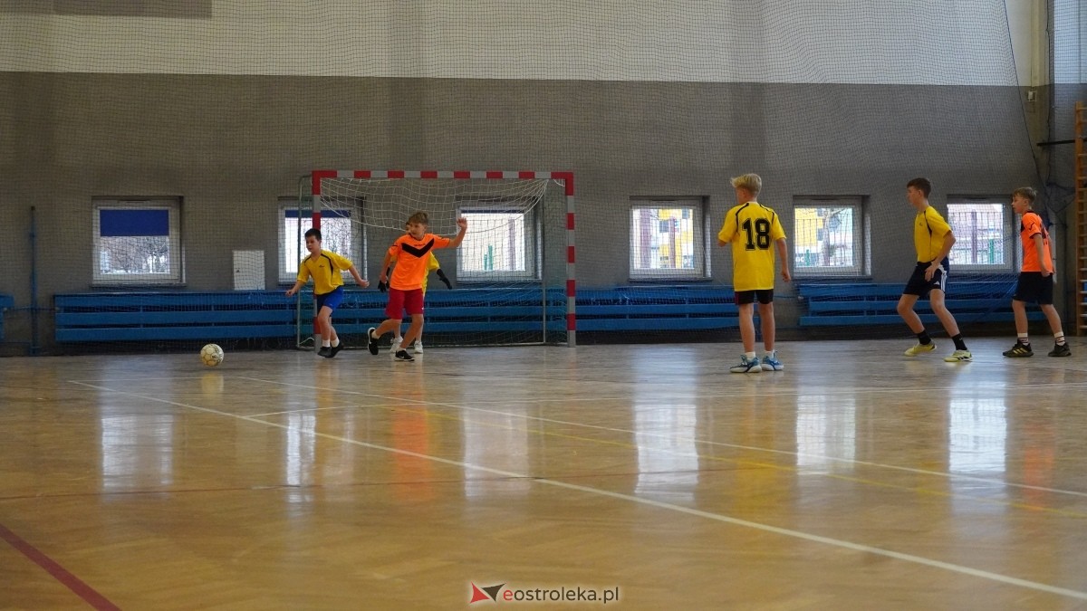 Mistrzostwa Ostrołęki w halowej piłce nożnej [15.12.2024] - zdjęcie #68 - eOstroleka.pl