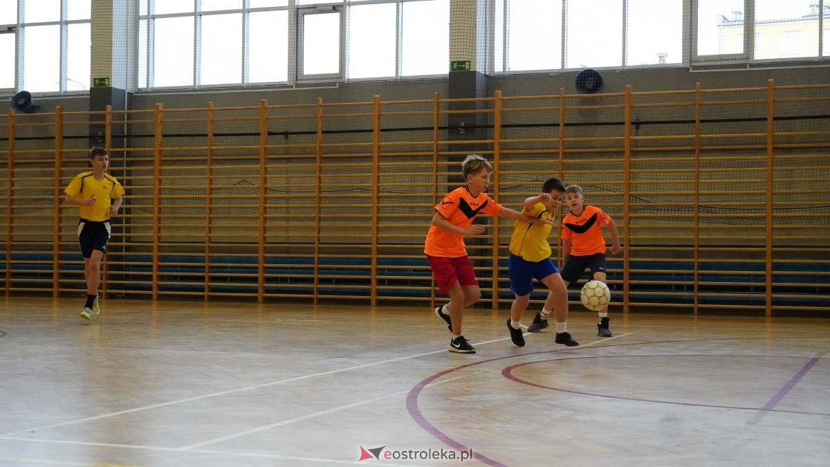 Mistrzostwa Ostrołęki w halowej piłce nożnej [15.12.2024] - zdjęcie #65 - eOstroleka.pl