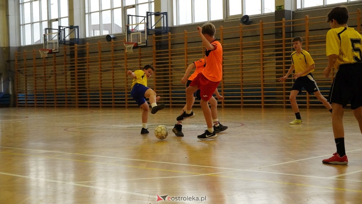 Mistrzostwa Ostrołęki w halowej piłce nożnej [15.12.2024] - zdjęcie #63 - eOstroleka.pl