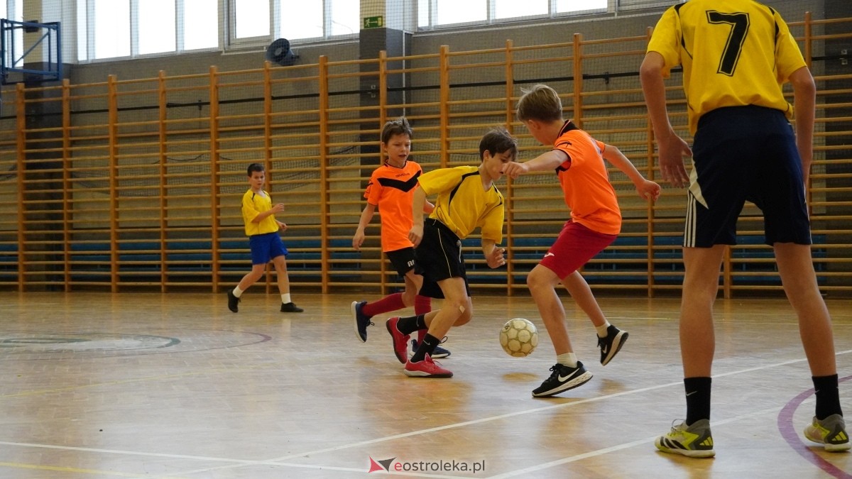 Mistrzostwa Ostrołęki w halowej piłce nożnej [15.12.2024] - zdjęcie #61 - eOstroleka.pl