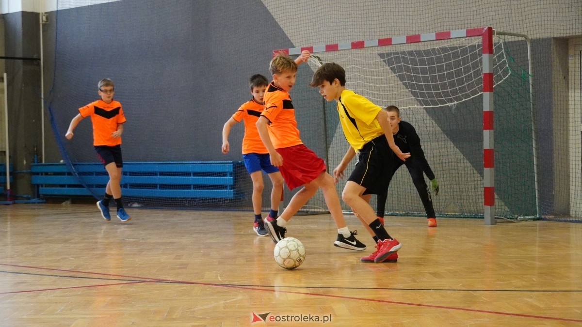 Mistrzostwa Ostrołęki w halowej piłce nożnej [15.12.2024] - zdjęcie #57 - eOstroleka.pl