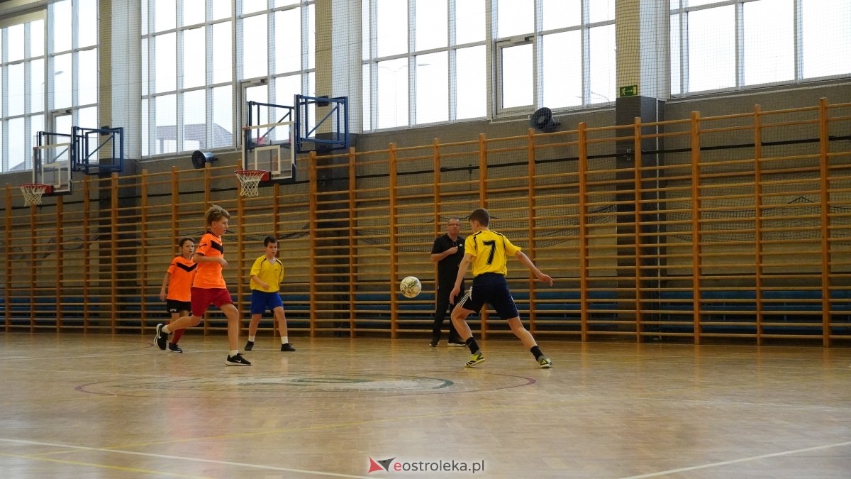 Mistrzostwa Ostrołęki w halowej piłce nożnej [15.12.2024] - zdjęcie #54 - eOstroleka.pl